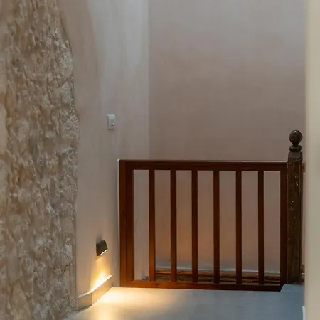 Mazi - Pied à Terre
