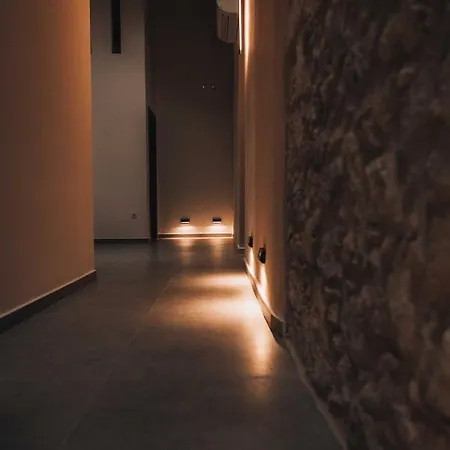 Mazi - Pied à Terre *