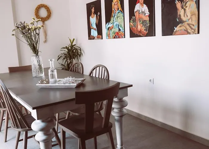 Mazi - Pied A Terre Holiday home *